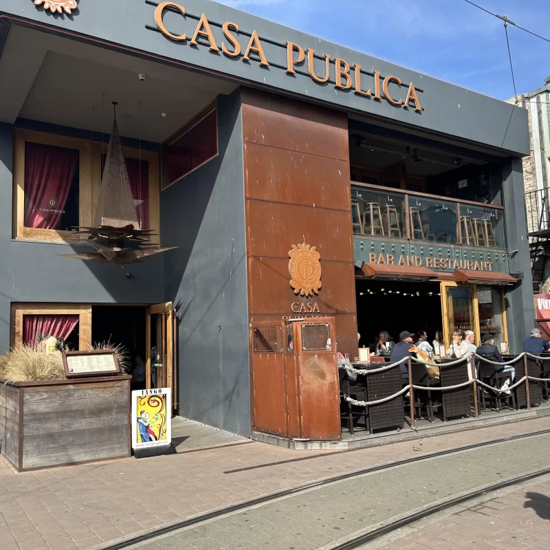 Casa Publica